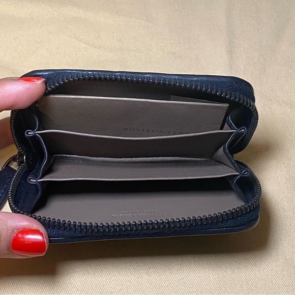 Bottega Veneta Zipped Card Case - Picture 13 of 15